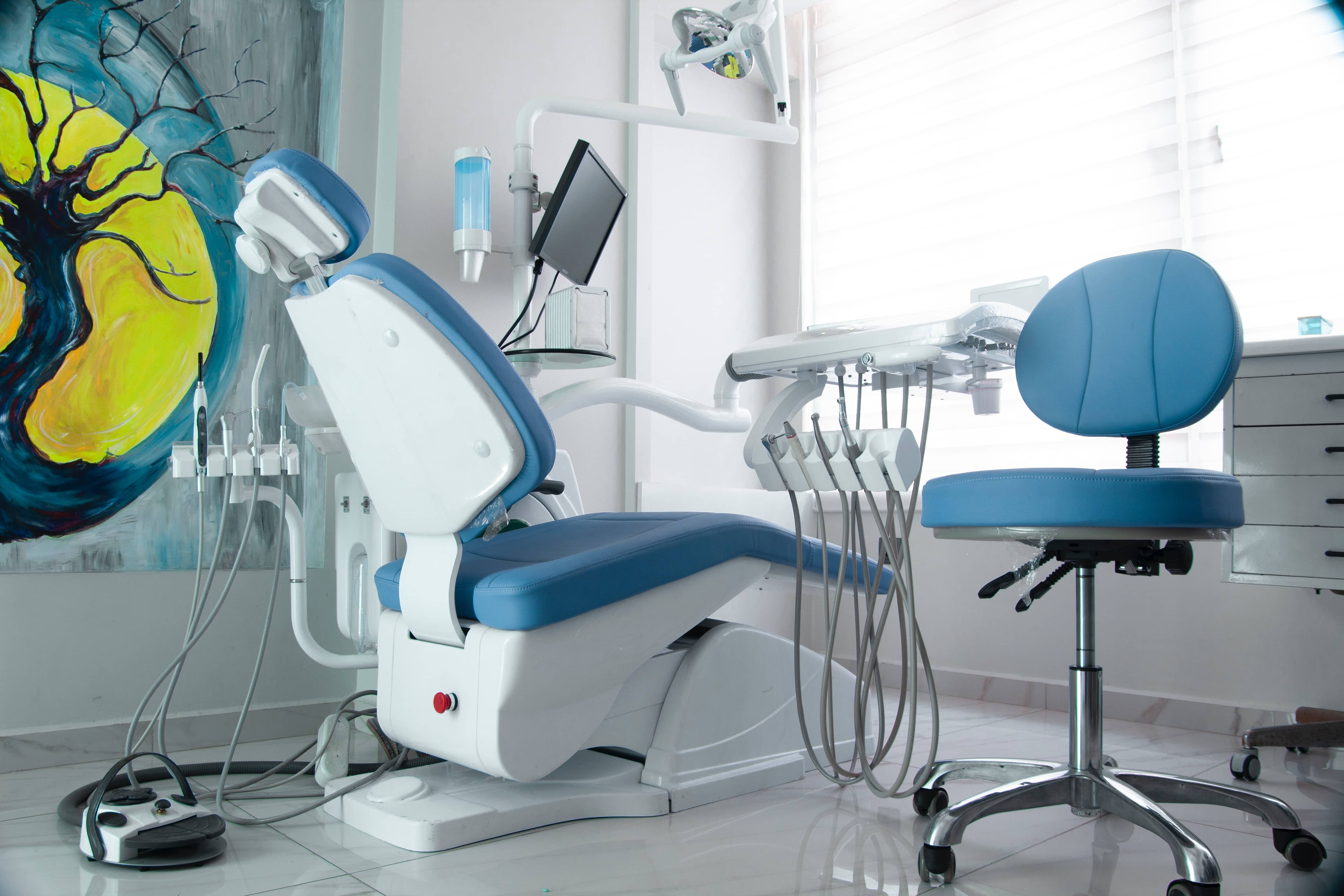 image d'un fauteuil de dentiste